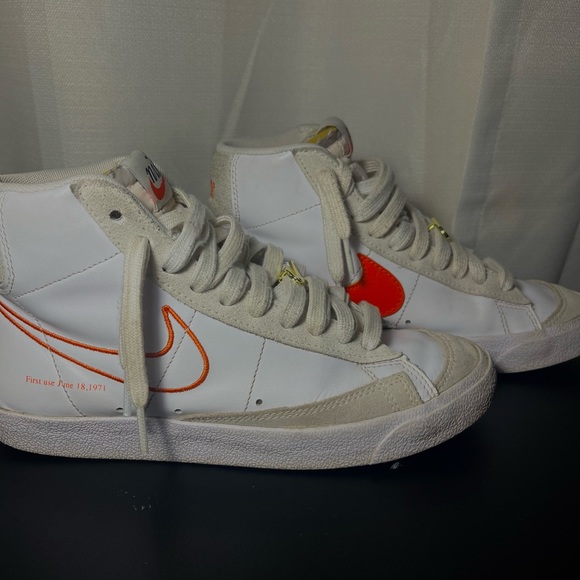 Nike Blazers “First Use” *Limited Edition* Womens - Picture 3 of 6